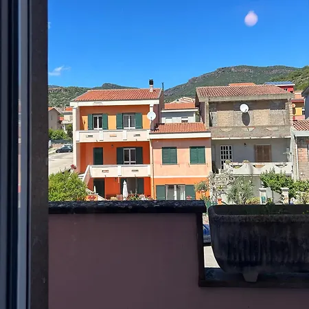 Nuras - Casa Le Rose *