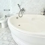 Nuras - Casa Le Rose Apartmán *