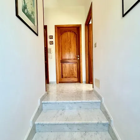 Nuras - Casa Le Rose Bosa