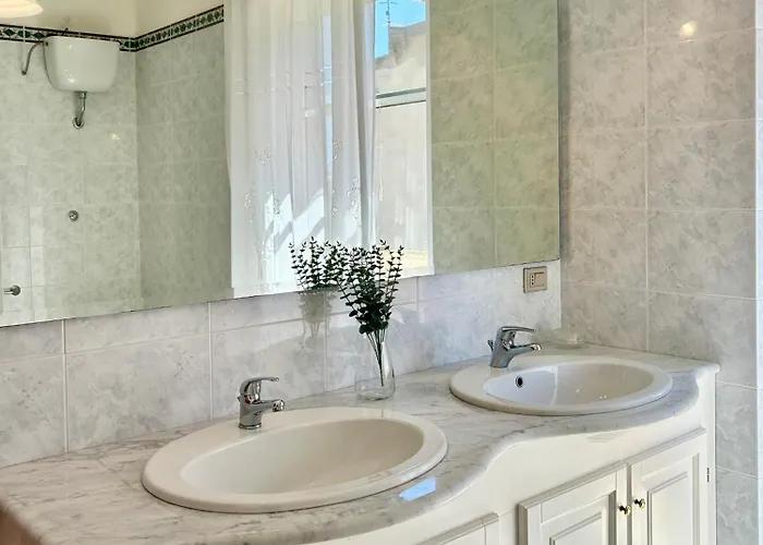 Nura's - Casa Le Rose Daire *