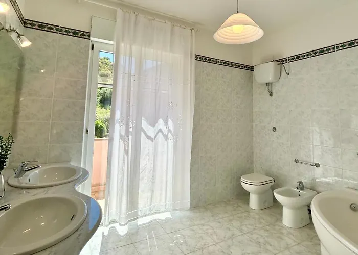 Nura's - Casa Le Rose Daire